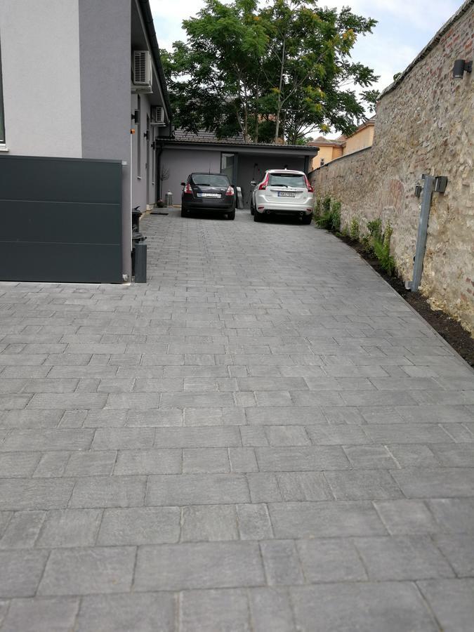 Zsinko Villa Pecs Exterior photo